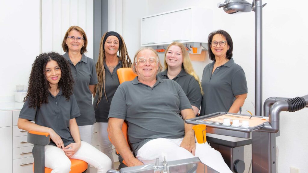 Das Team der Zahnarztpraxis Dr. Baumann